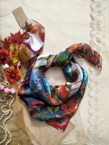 carré pour femme bleu et rouge