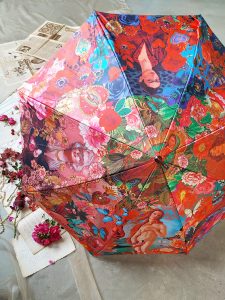 parapluie rose bleu et rouge